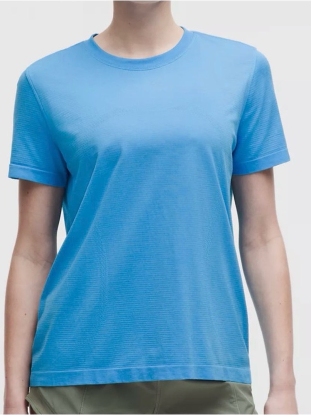 Lululemon Swiftly Relaxed Short Sleeve Shirt Hip Length Light Blue Size 6 NEW